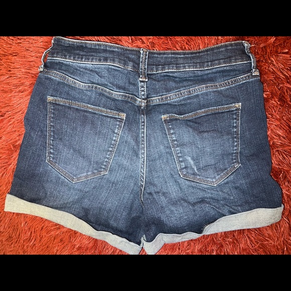 Universal Thread Jean Shorts - Picture 2 of 3